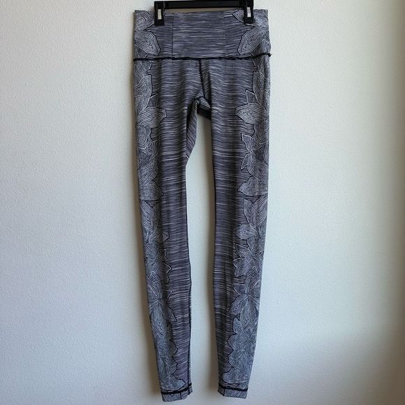 lululemon athletica Pants - Lululemon Wunder Under Pant High Rise Dottie Tribe White Black Luxtreme Size 6